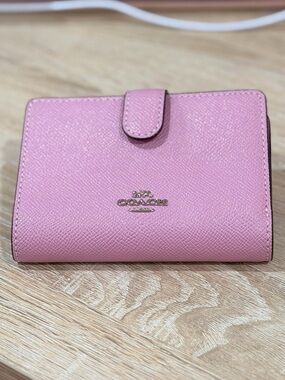 NWT- Coach Medium Corner Zip Wallet in Crossgrain Leather Dusty Rose